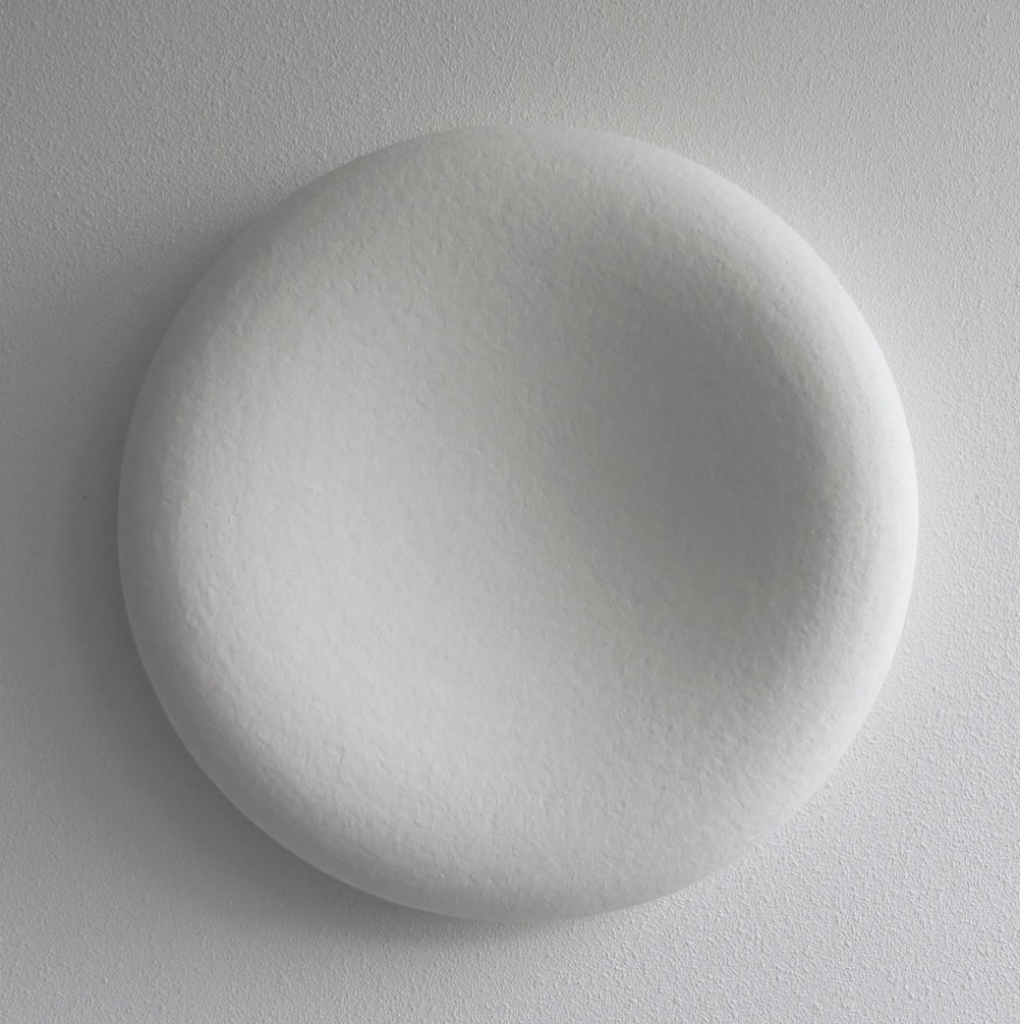 Yumiko Yoneda Round 10422 Ø 68x12cm 2022 Modeling paste, plaster, polystyrene